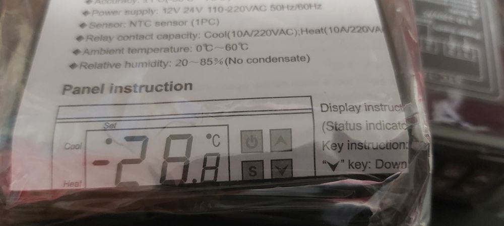 Termostat digital electronic pentru sisteme termice
