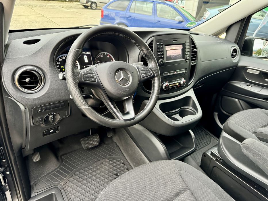 Inchiriez Rent Mercedes Vito 8+1 Minibus Microbuz V-Class
