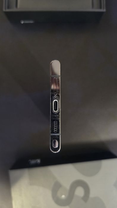 Продавам Samsung S22 Ultra 256