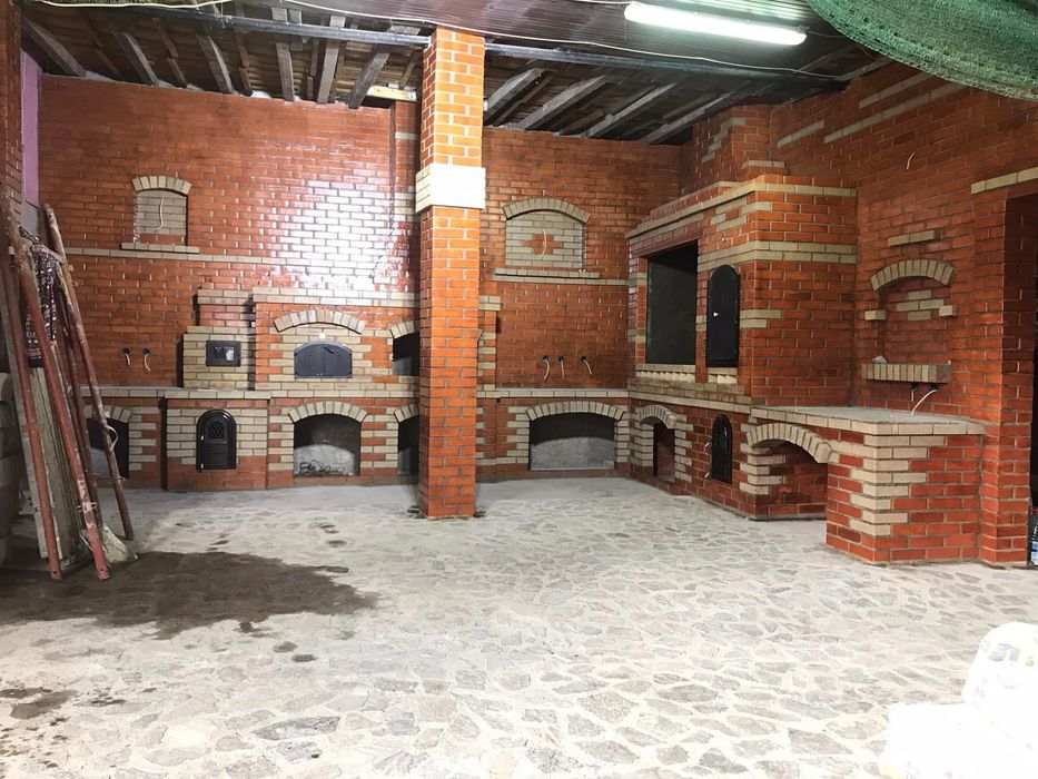 Grătar din căramidă și terase/foișoare