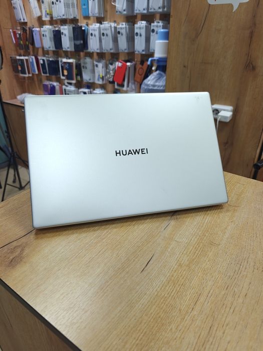 Ноутбук Huawei MateBook | Core i3 | 8/256