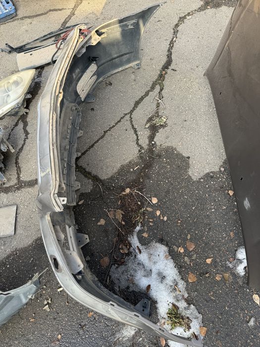 Бампер  передний Авенсис