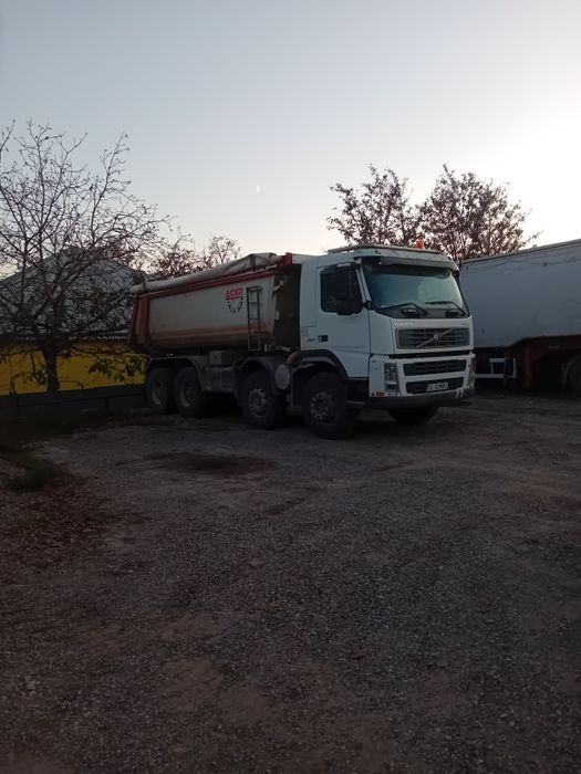 Vind Autobasculanta Volvo 460  8x4