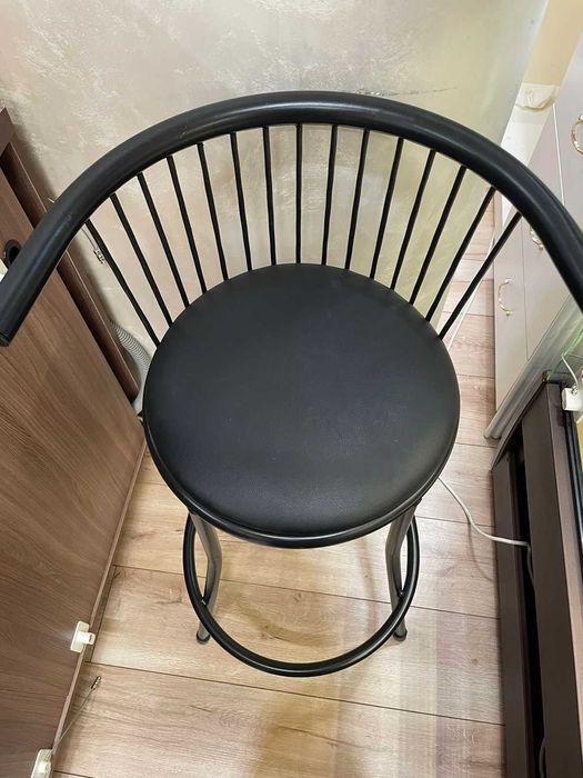 Шкаф  и тумба деревянные