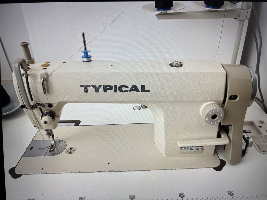 Продам швейную машинку