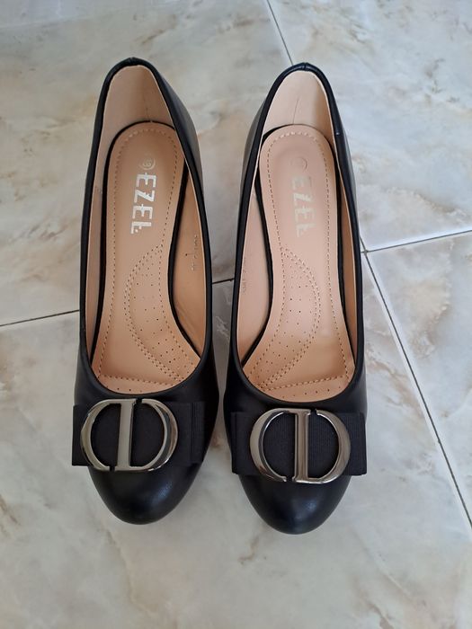 Черни     обувки