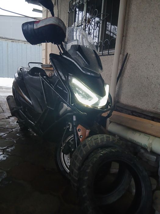 Макси скутер 49куб