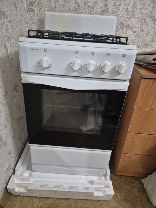 Продам газовую плиту