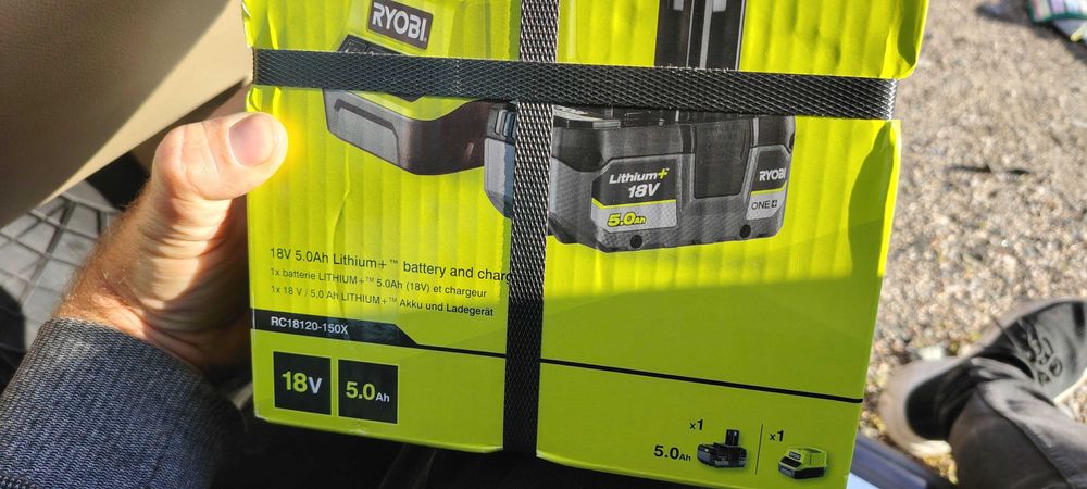 Incarcator si Baterie Ryobi 18V/5ah nou Sigilat