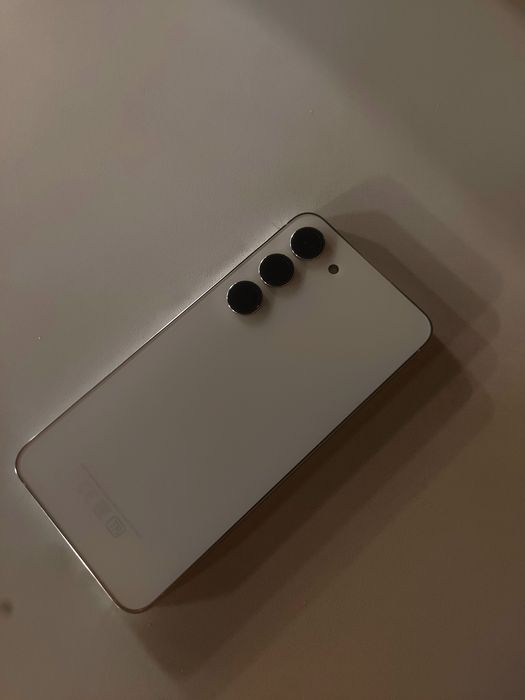 Samsung S23 8/128