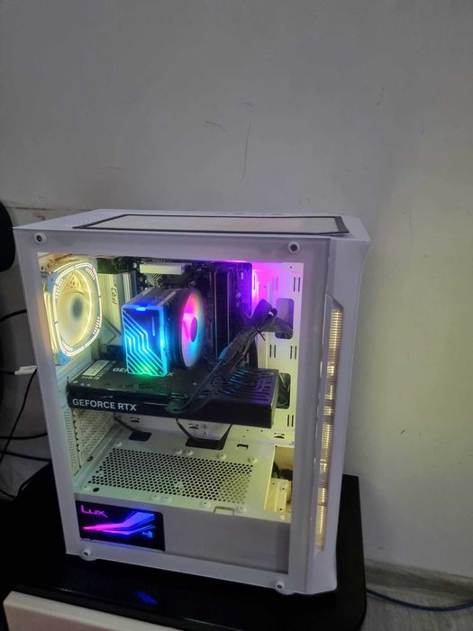 Calculator gaming placa video nvidia rtx 5070 gddr7 12 gb