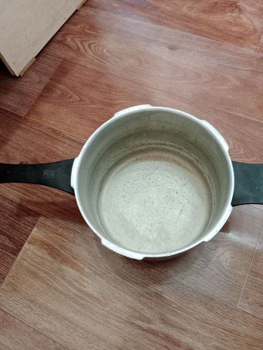 Продаются кастрюля