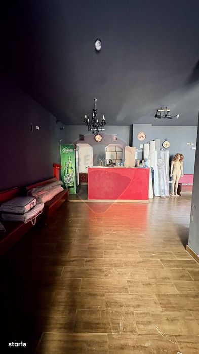 Spațiu comercial la strada + bar/cafenea în Centru Medias
