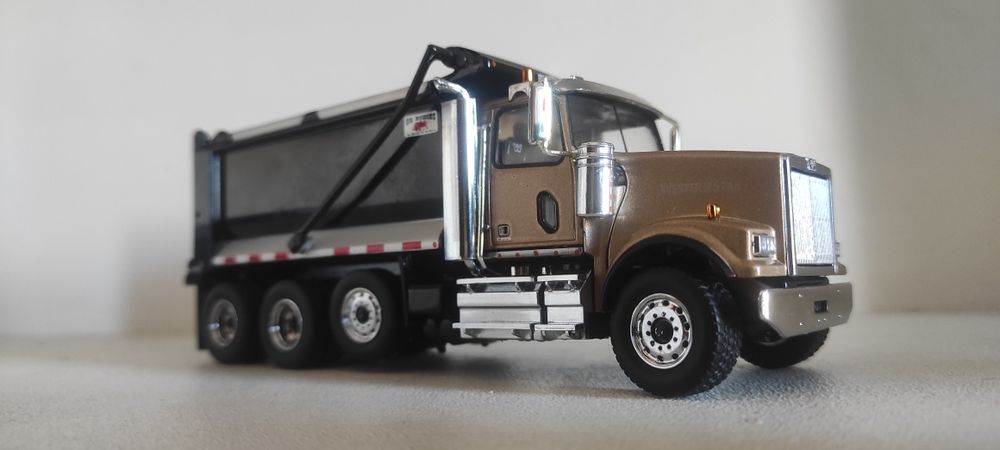 Колекционерски модел мащаб 1:50