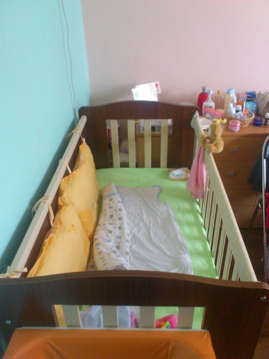 Детско креватче с колелца