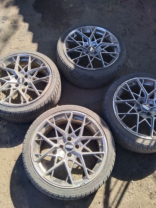 Продам титаны с резиной