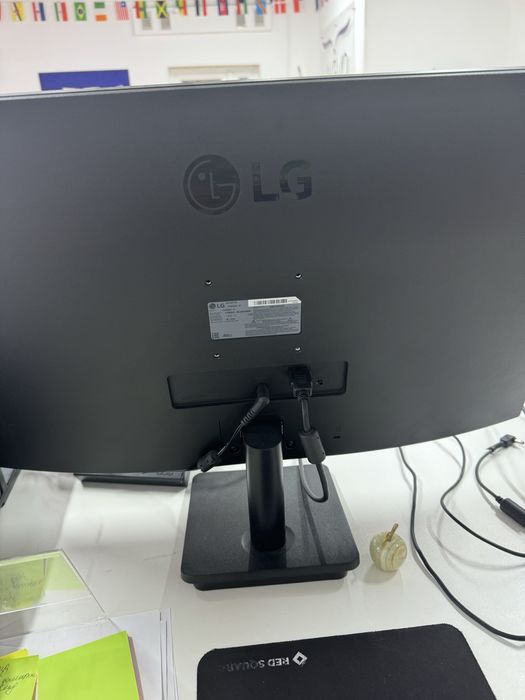 Монитор для учебы б/у LG