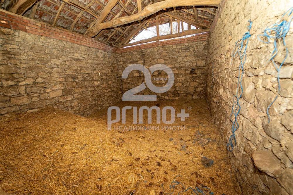 Къща с голям парцел в с. Русаля