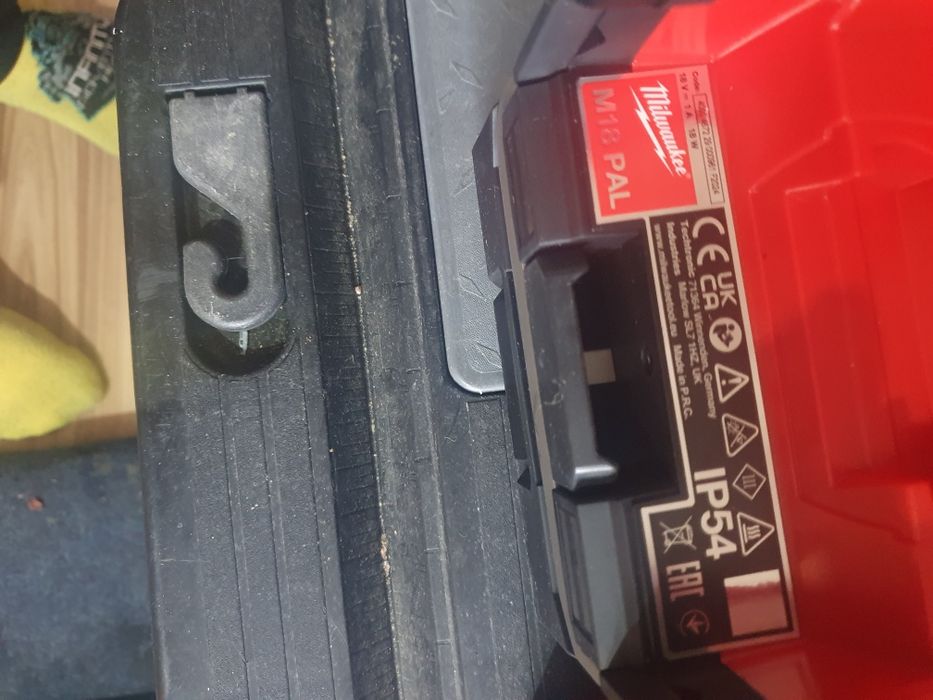 Vind lanterna Milwauke M 18 PAL-o