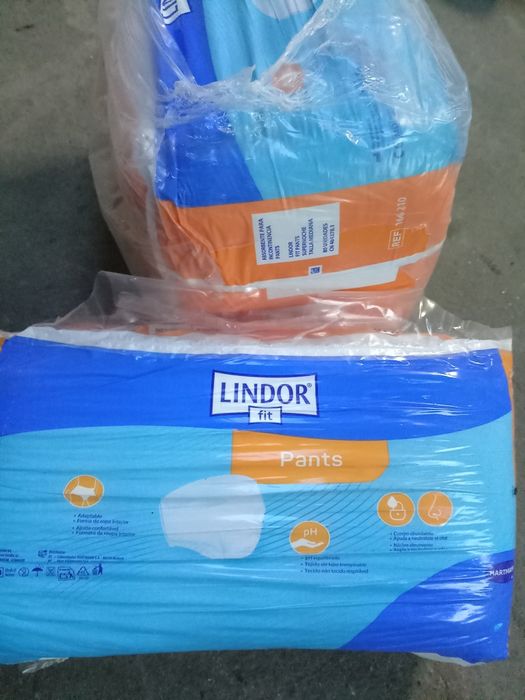 Vind pampersi adulti 50 lei 40 buc
