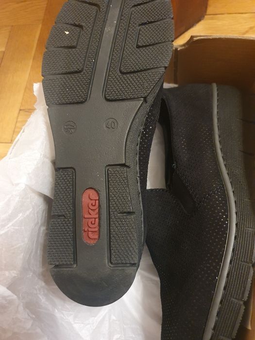 Продавам дамски сандали и обувки