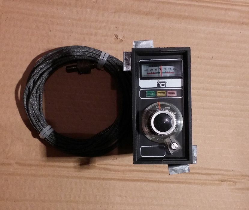 Терморегулатор БОШ с термодвийка 0-400 градуса 220 волта захранване.