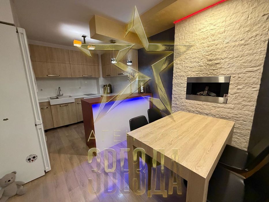 Тристаен с паркомясто в Райски Кът