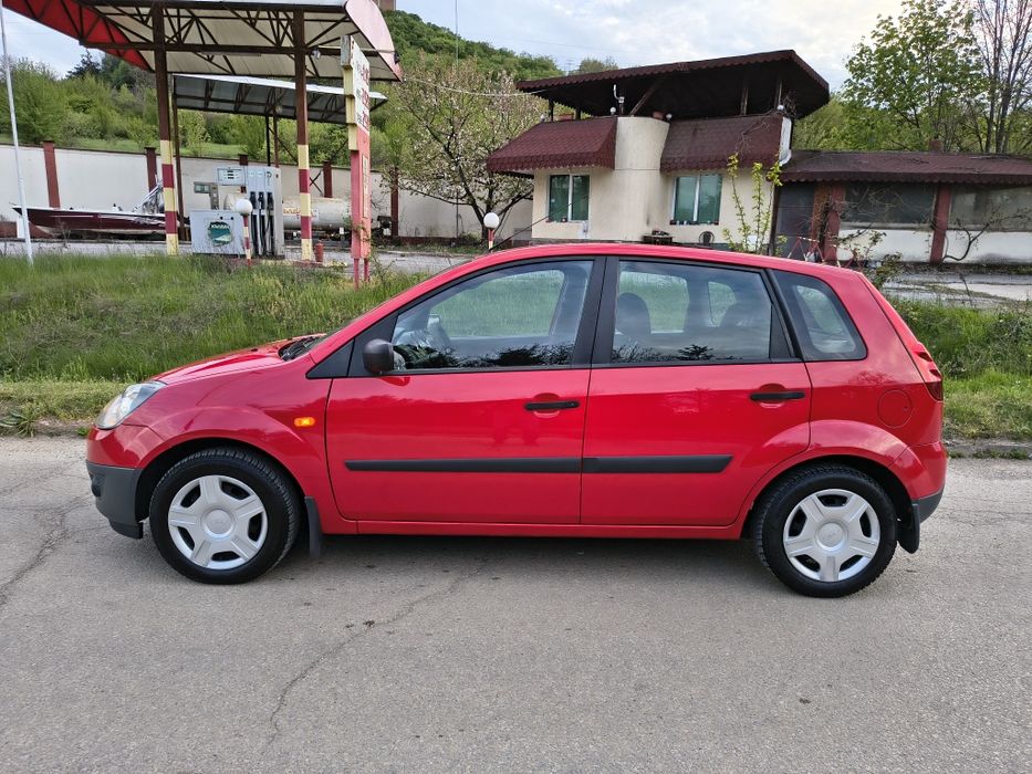 Форд Фиеста 1.4 дизел 2006г.