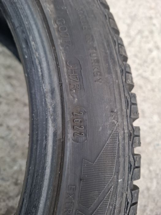 1бр. Нова зимна гума Goodyear Дот 22г 225/45/17 грайфер 5мм