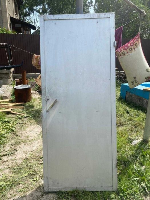 Продам дверь железную