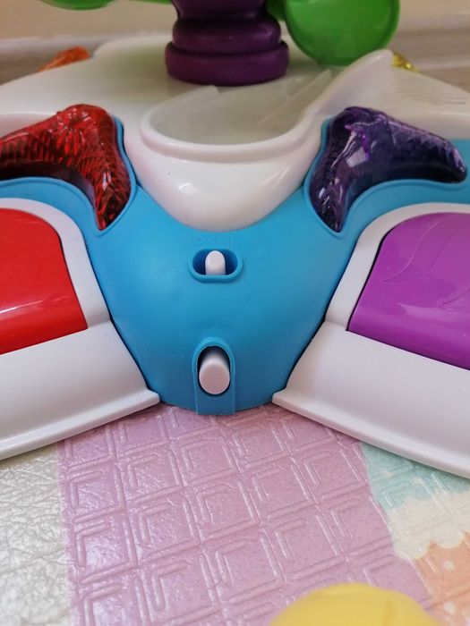 Бебешка играчка Little Tikes морска звезда със звук и светлина