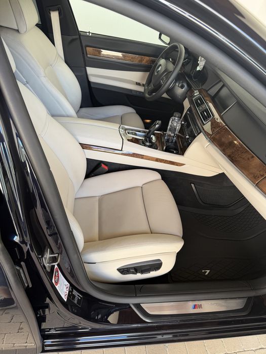 BMW Seria 7 xDrive Facelift M-Pachet