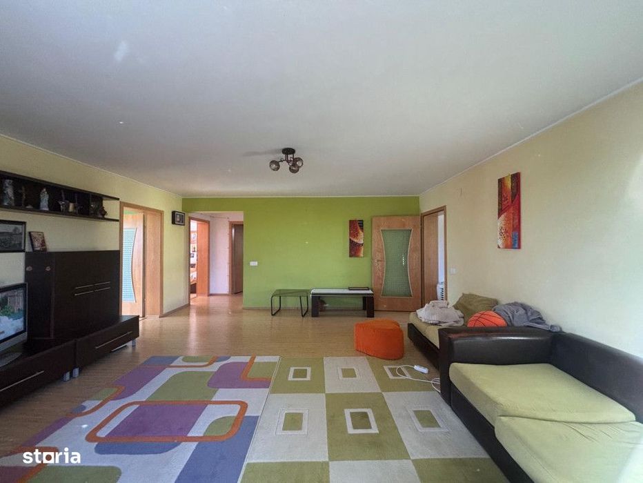 Vanzare - apartament deosebit, in vila cu 3 apartamente, garaj si curt