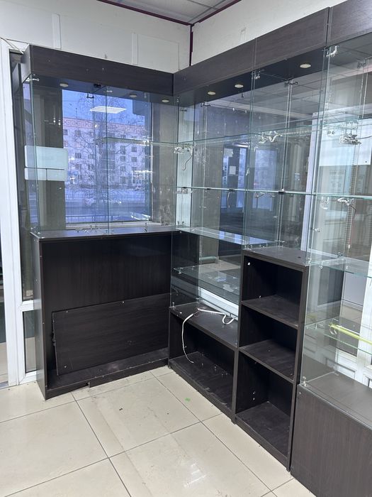 Оборудование для бутика, шкафы, полки