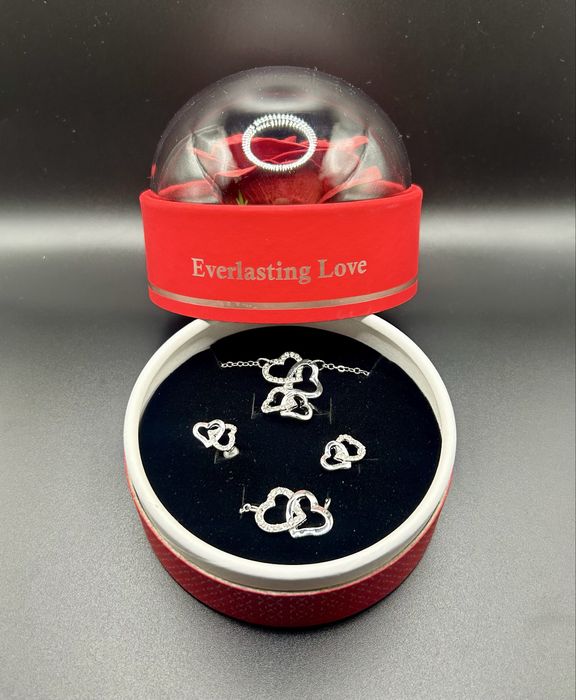 Кутия за бижута с вечна роза,подходящ подарък за 8-ми Март!