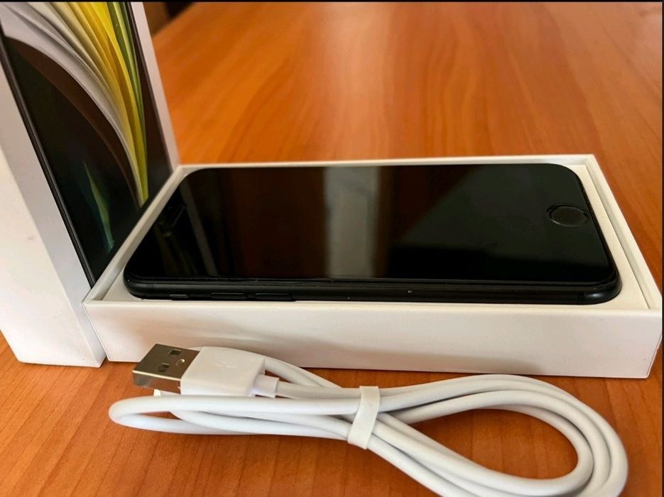 Айфон/IPhone  SE 2020 64 GB