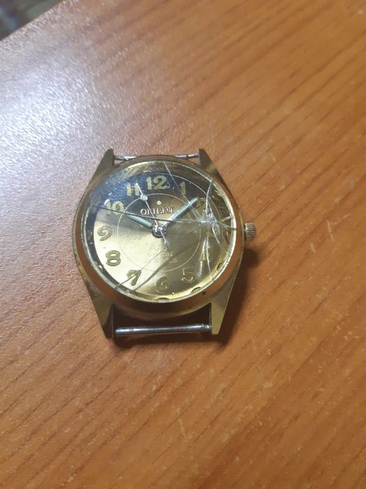 Часы позолоченные