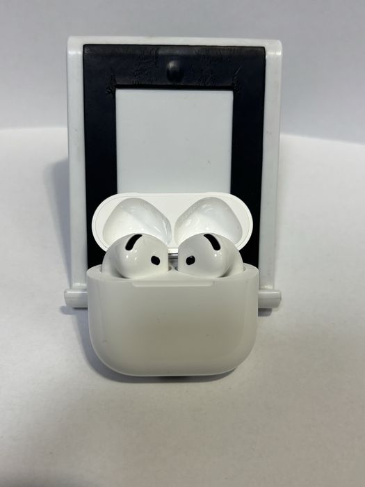 MDM vinde: Casti Airpods 4, White.