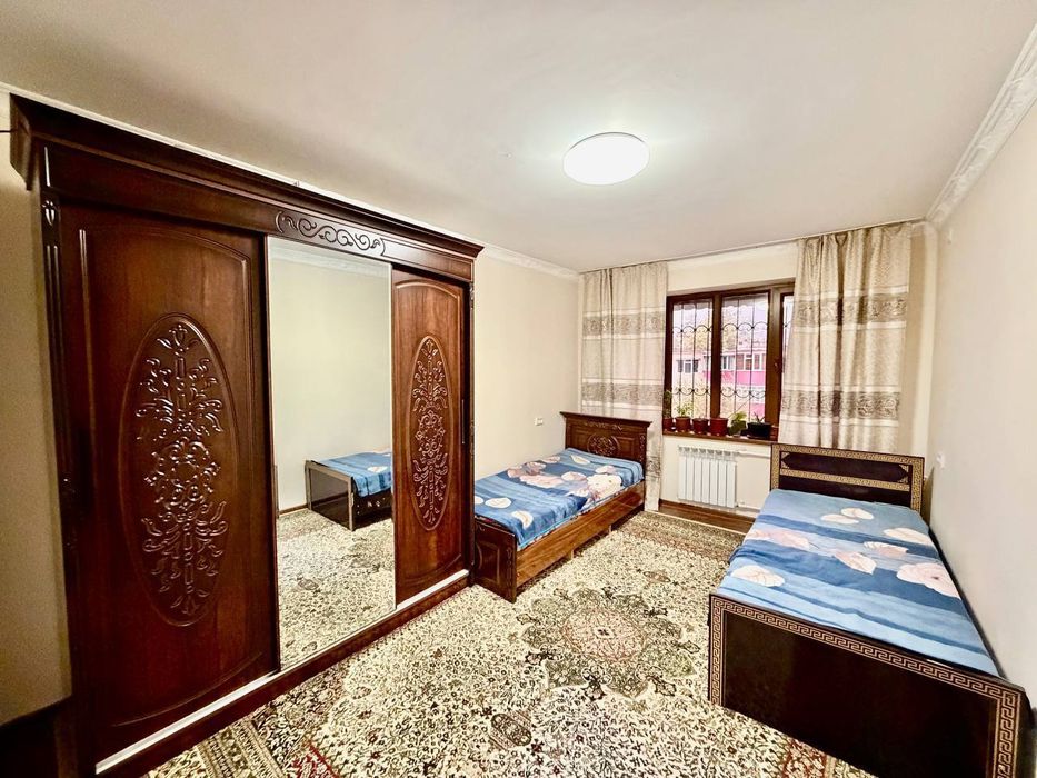 Samarqand Darvoza yonida 1 xona kvartira bor