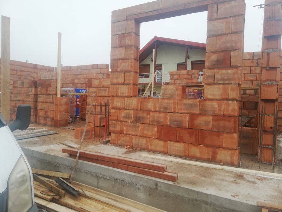 S. C. Constructii case la cheie/gri, amenajari