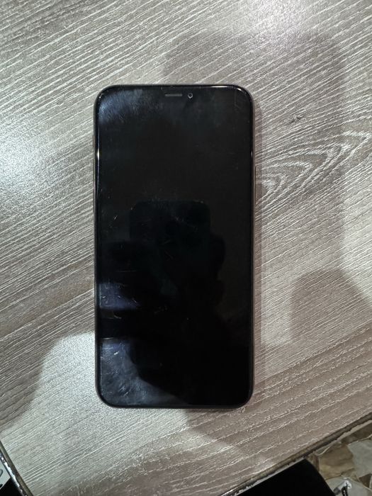 Vand iphone 11 pro folosit