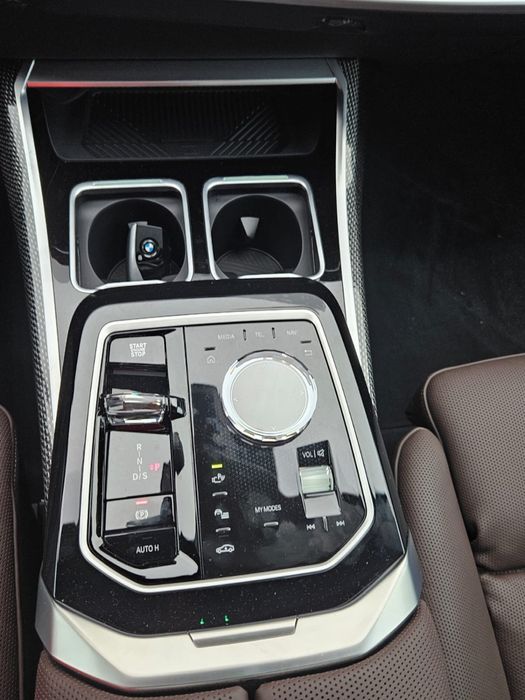 BMW 740d / 2025 / mild hybrid