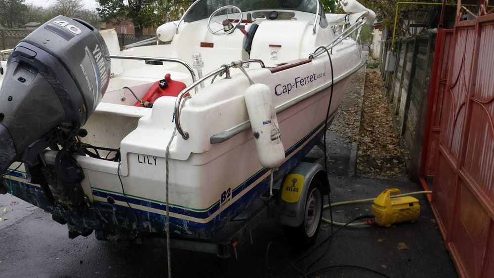 Barca semicabinata CAP  FERRET 452 CC