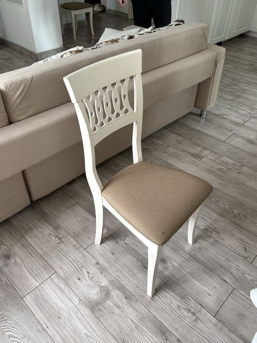 Стол и 8 стульев