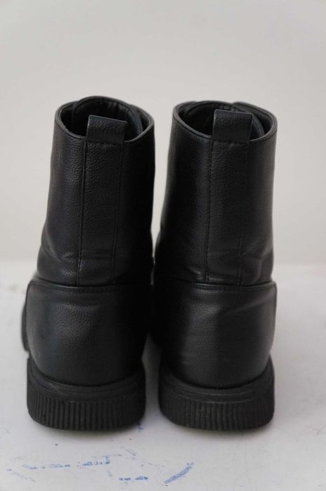 Модерни и удобни боти есен/зима/пролет 33/34 номер, отлично състояние