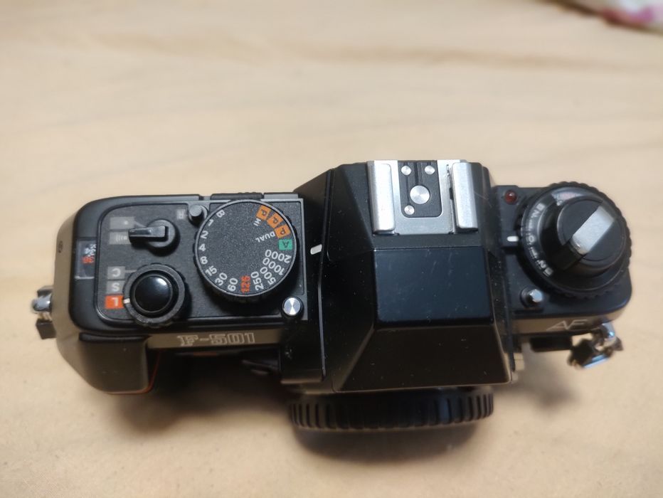 Nikon F501 si Tokina SD 70-210 II.