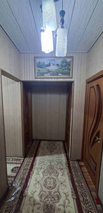 Navoiy shaxar 8-maktabdi oldidan 3 xonalik uy