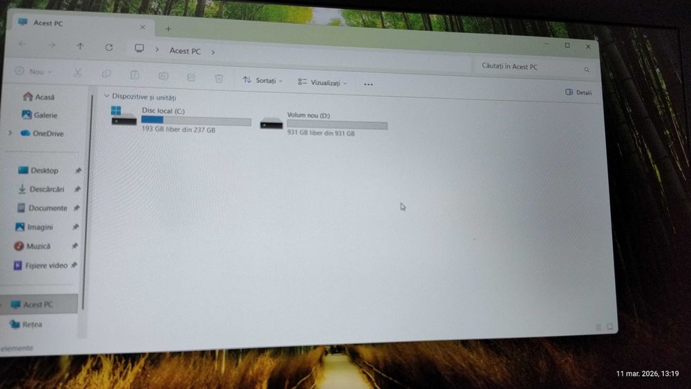 Laptop HP probook i5 Gen 8 16gb RAM ssd 256 hard 1 TB arată țiplă