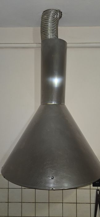 Продам вытяжку Итальянскую, работающию