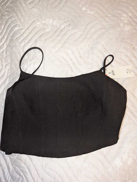 Късо черно бюстие